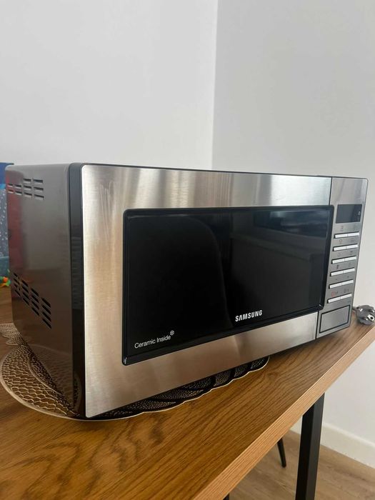 Cuptor cu microunde Samsung ME87M