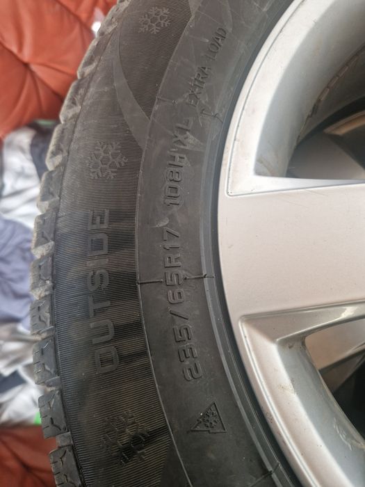 Jante cu anvelope în stare foarte bună