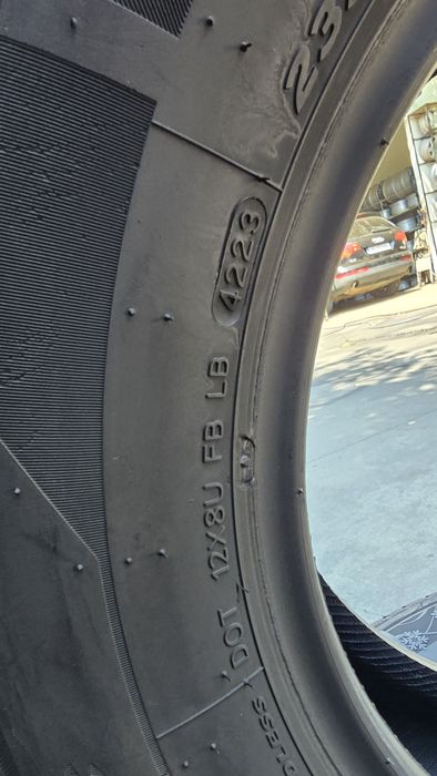 2 anvelope iarnă Laufen 235/65/16 C - dot 2023