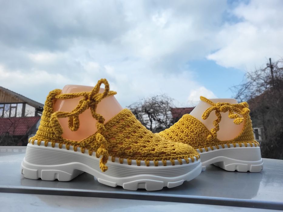 Pantofi crosetati galbeni