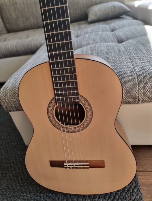 Акустична китара Yamaha C30