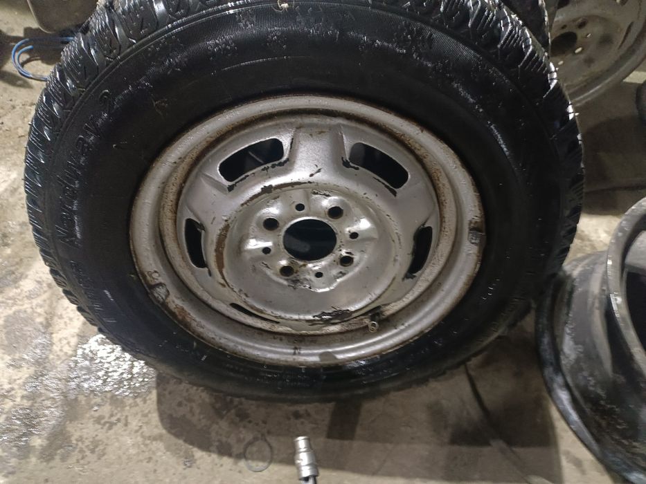 Продам резину зима р13