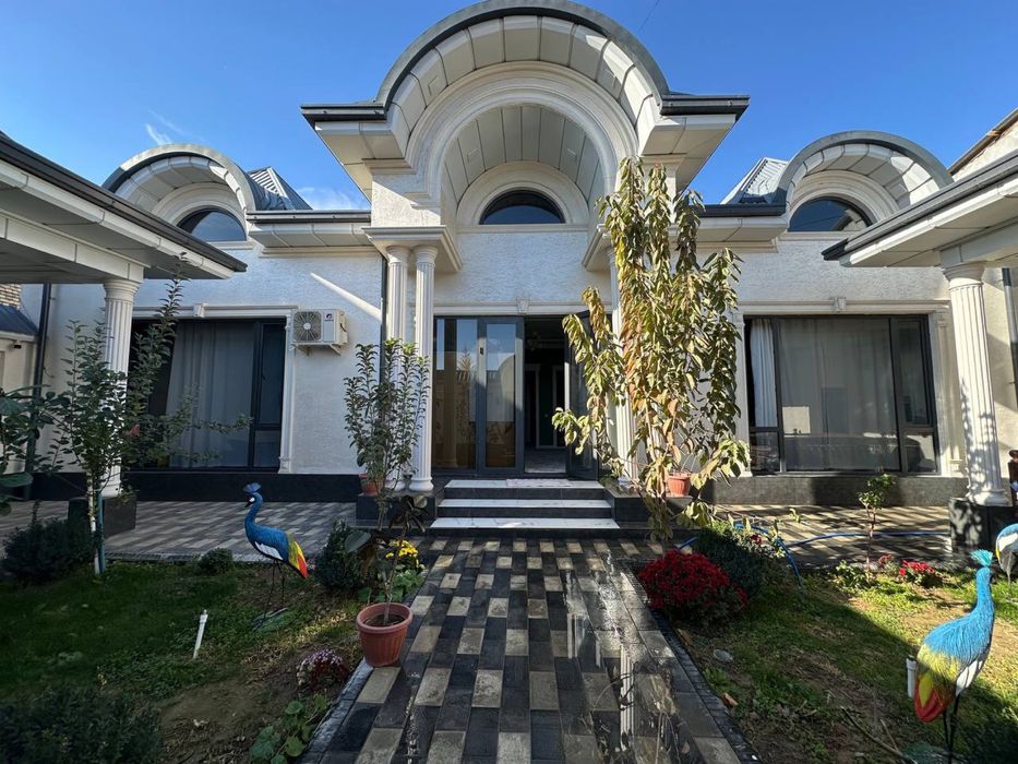 Учкахрамон постдан 6 км кирганда Хожи отада 4 сотих