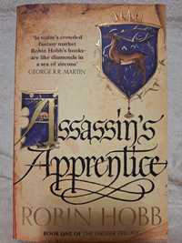 Vand cartea Assassin's Apprentice de Robin Hobb