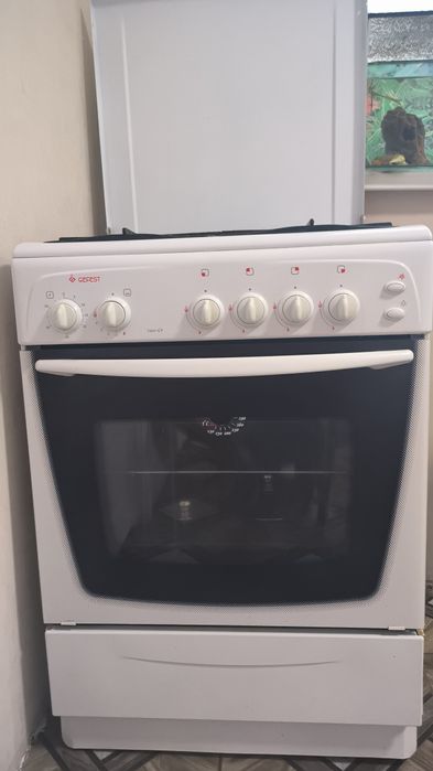 Продам газ плиту