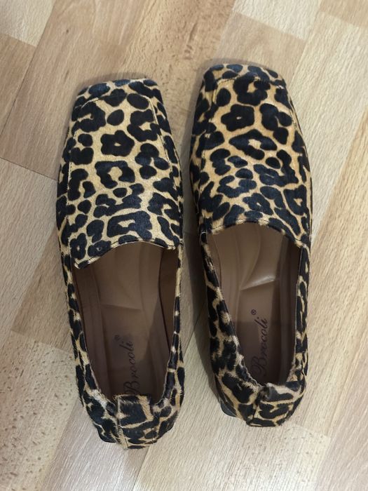 Шикарные осенние лоферы 40 размер кожа