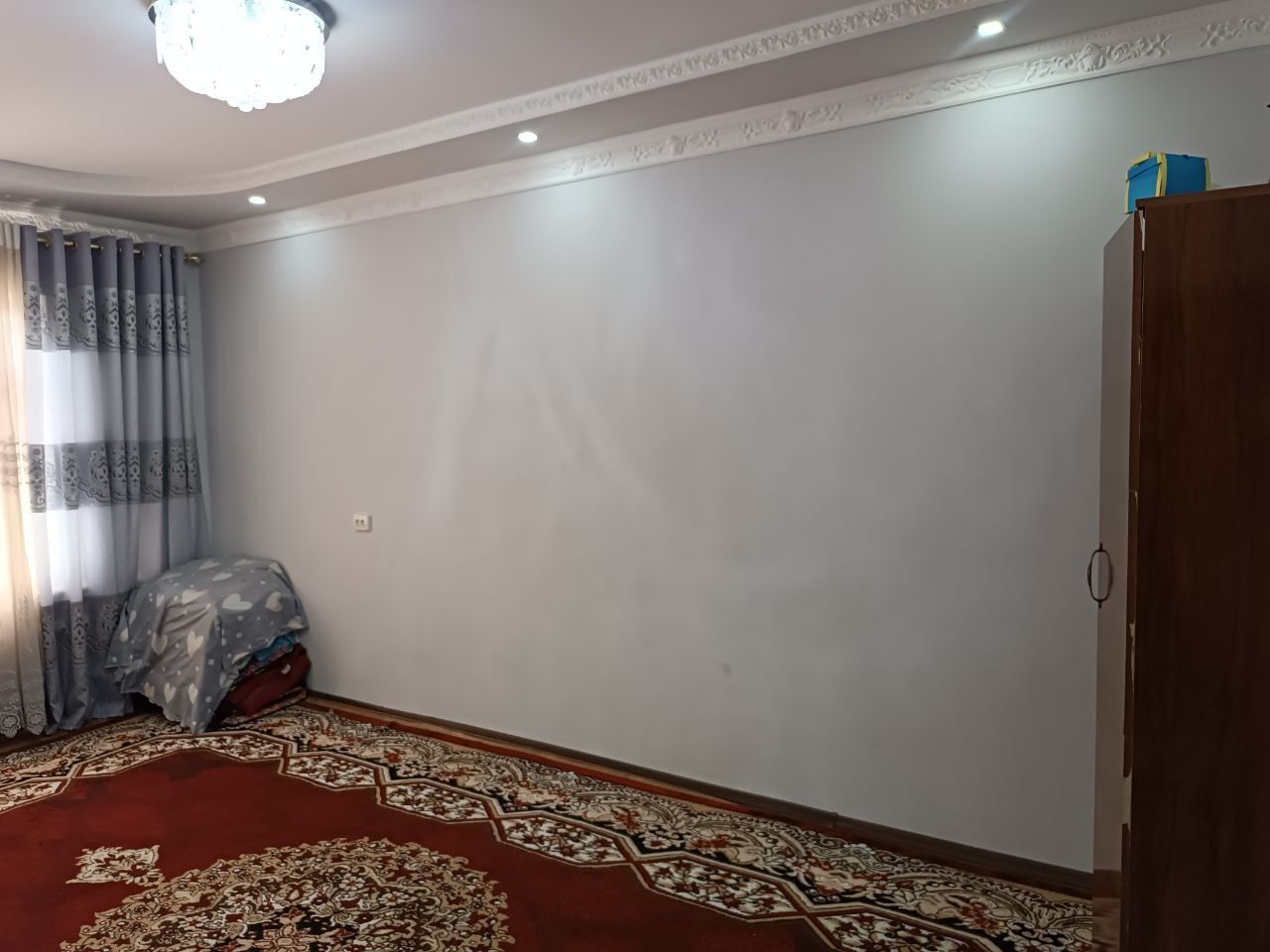 3 xonali kv ijaraga beriladi.