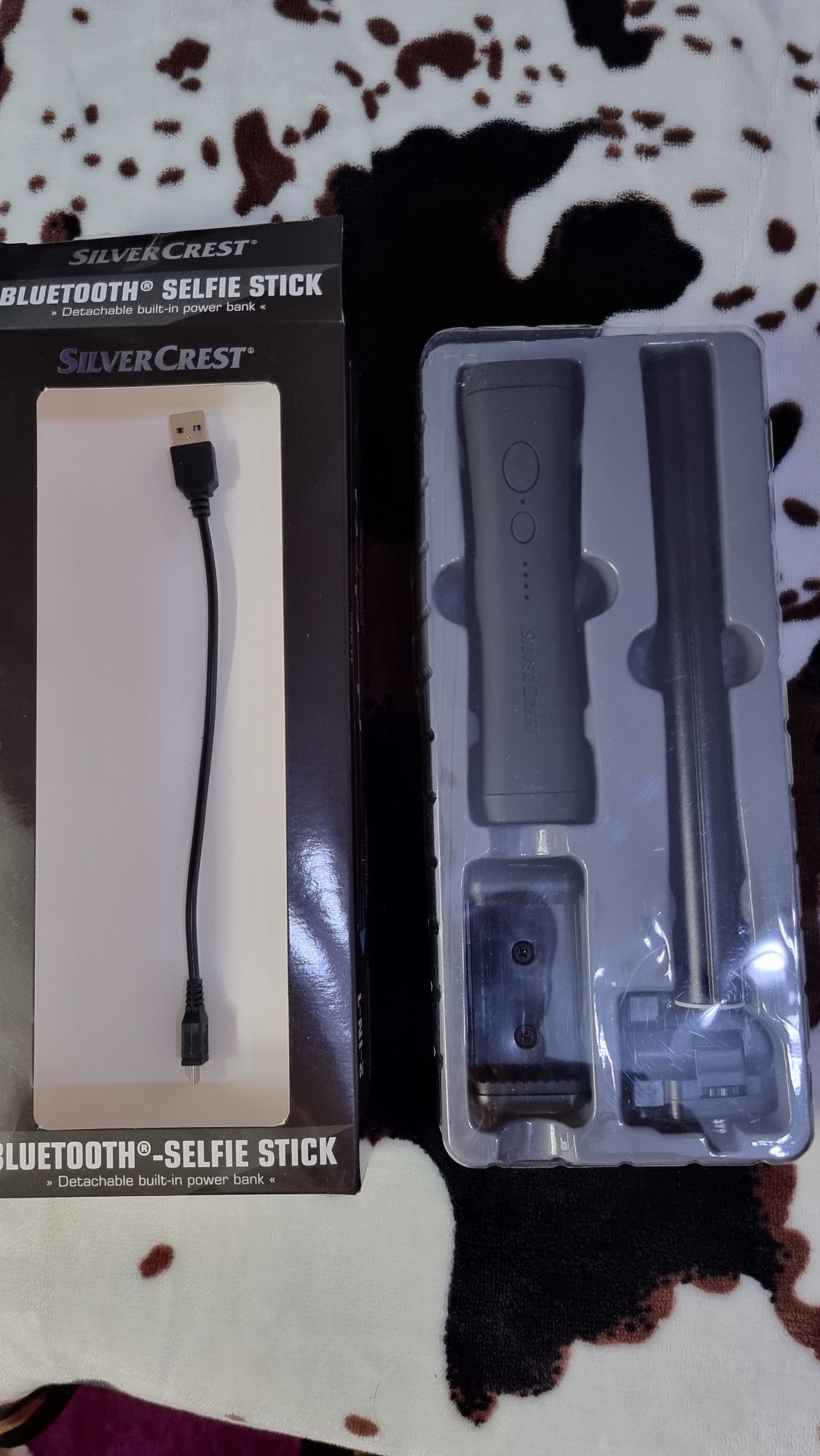 Selfie stick cu Bluetooth și Power bank