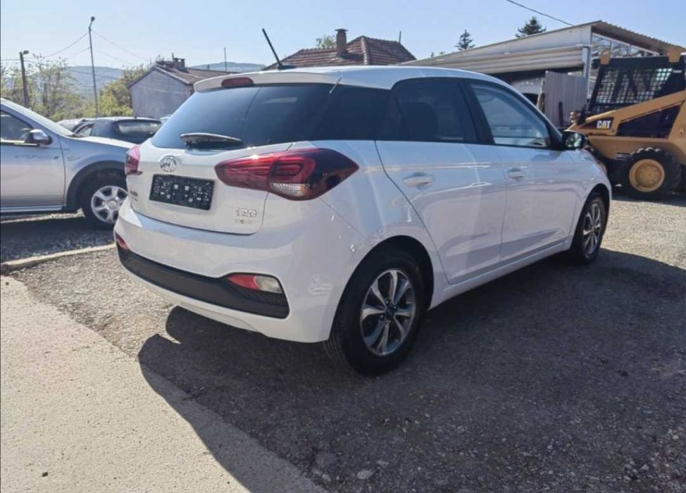 Hyndai i20 2020г  1.2i На ЧАСТИ!