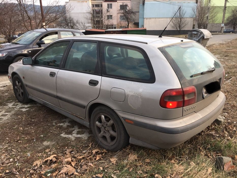 Volvo v40 2.0i Волво в40 на части!!