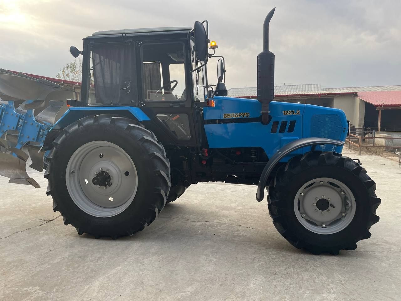 Traktor Belarus 1221.2