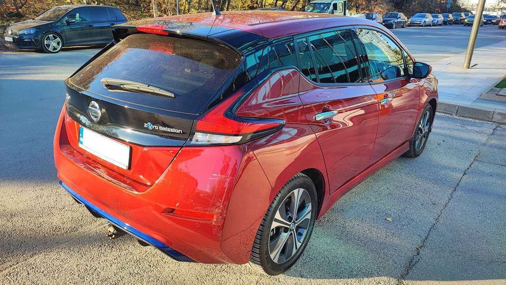 Продавам перфектен Nissan Leaf N-Connectа 40kWh