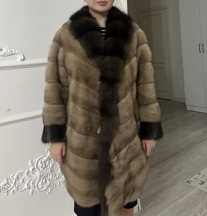 Продаю норковую шубу соболь , производство Копенгагин размер 48-50 .