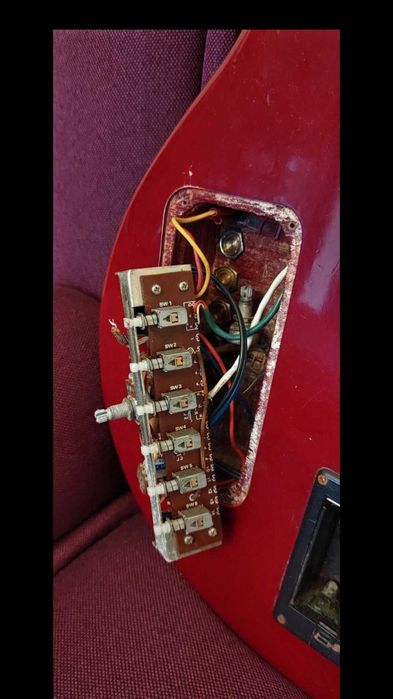 Cort Effector Les Paul anii 1970, efecte încorporate chitară electrică