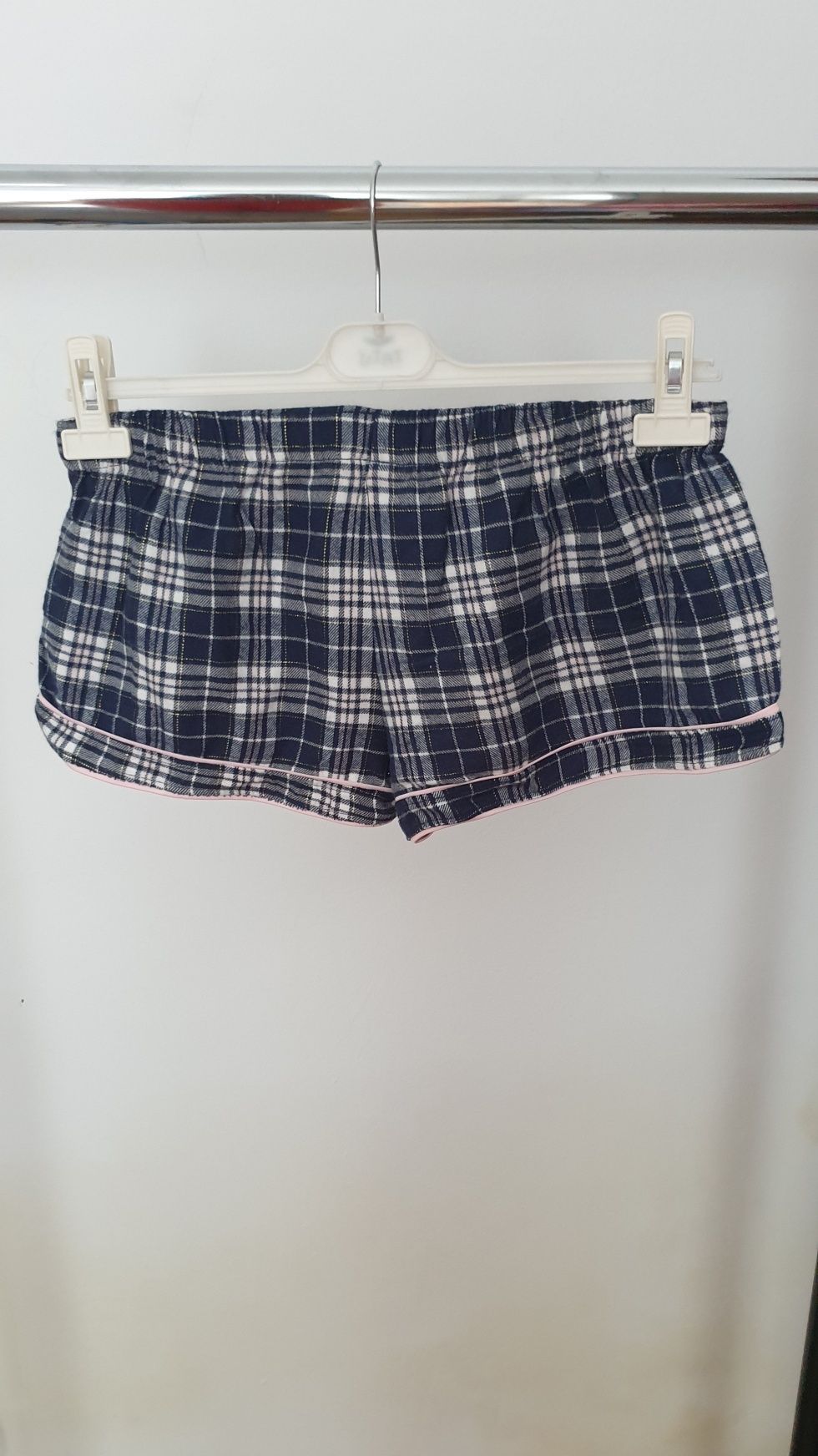 Pantaloni scurți de casă/pijama – noi, cu etichetă