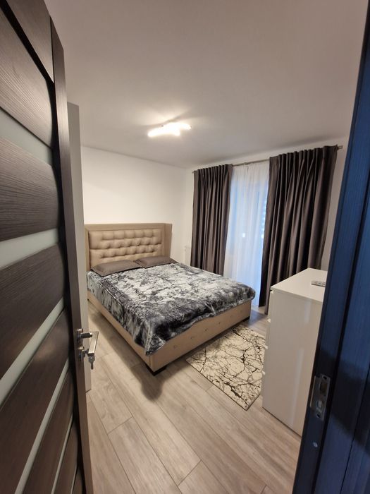 Inchiriez apartament!