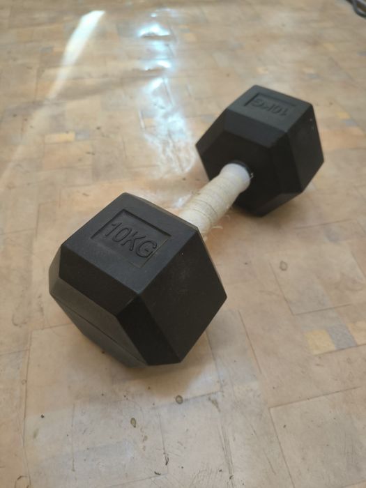 Гантели по 10КГ (2 шт)