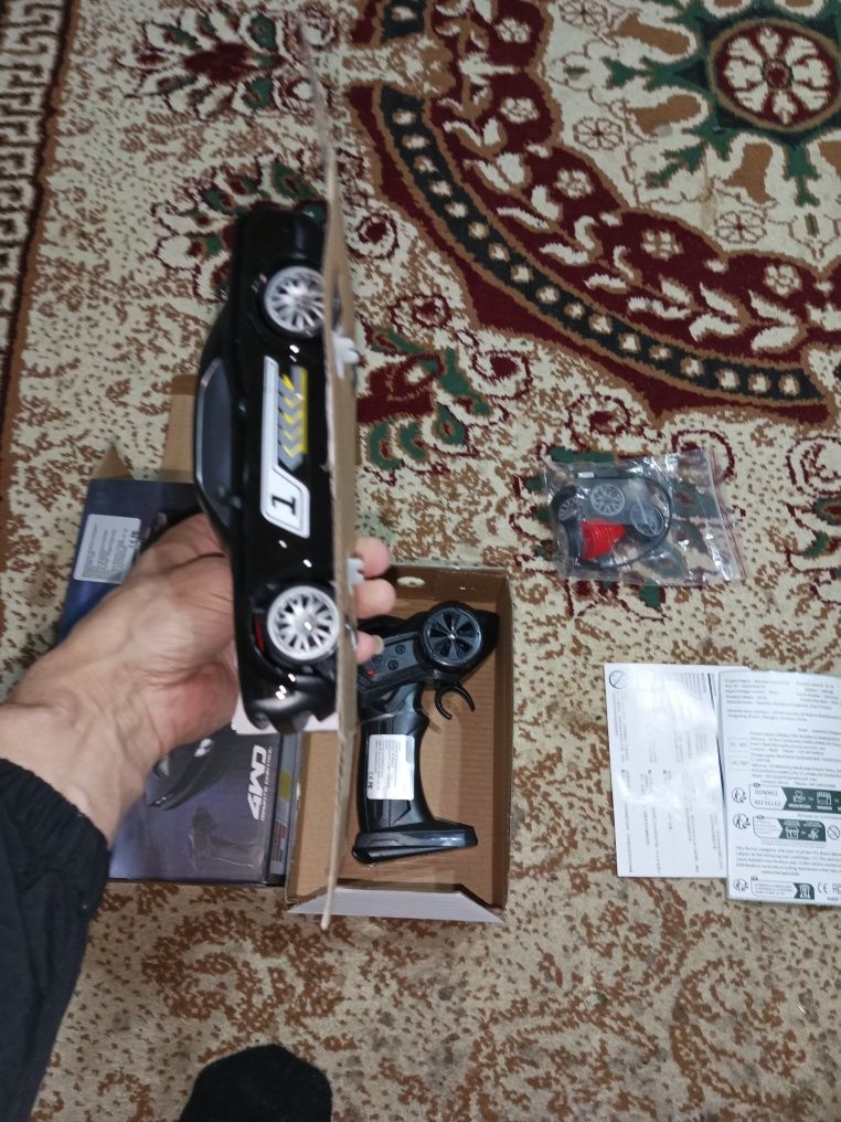 Машинка игровая на пульте