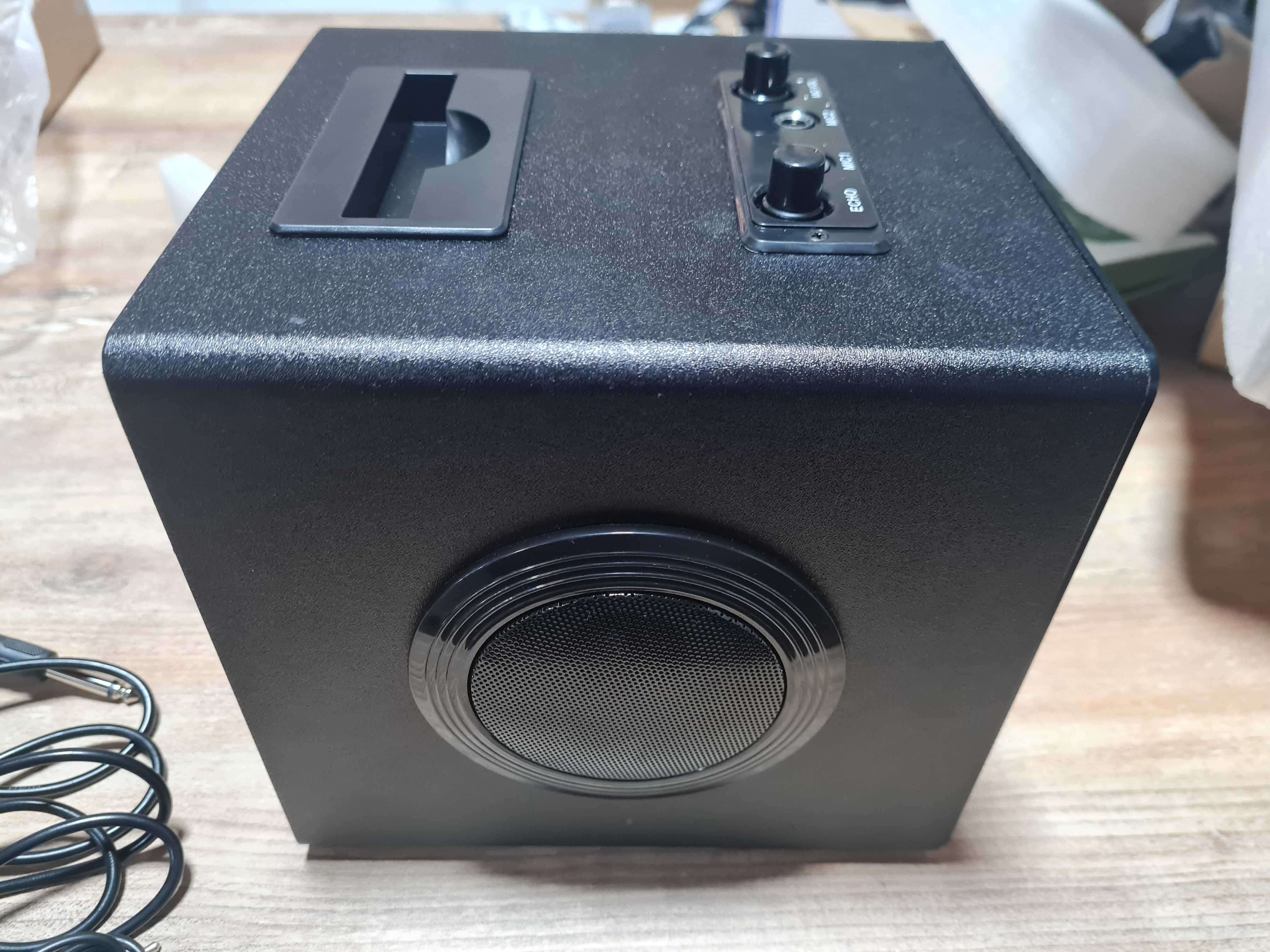 Boxa Karaoke RockJam cu Bluetooth si doua microfoane, NEGOCIABIL