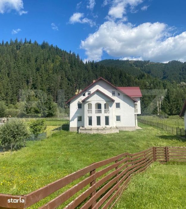 Casa de vanzare cu teren, in Pojorata, la sosea asfaltata