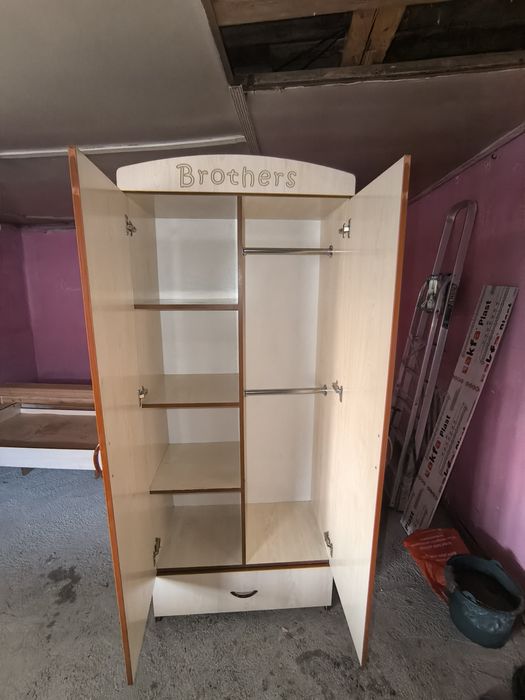 bolalar uchun shkaf, divan