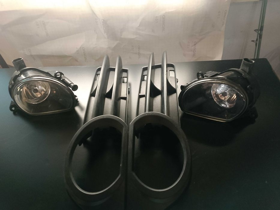 Оригинални халогени HELA за Audi A3 2006+ решетките за бронята.