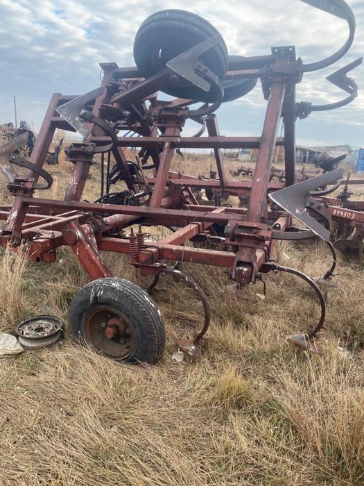 Продам плуг , культиватор арычник