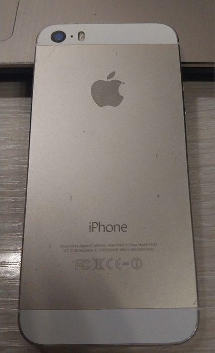 Продам IPhone 5s