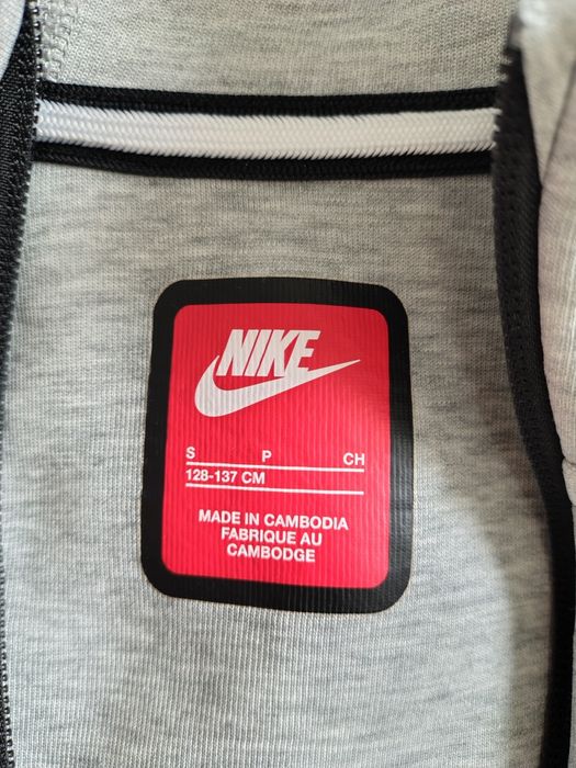 Nike tech fleece детски (8-10 години)
