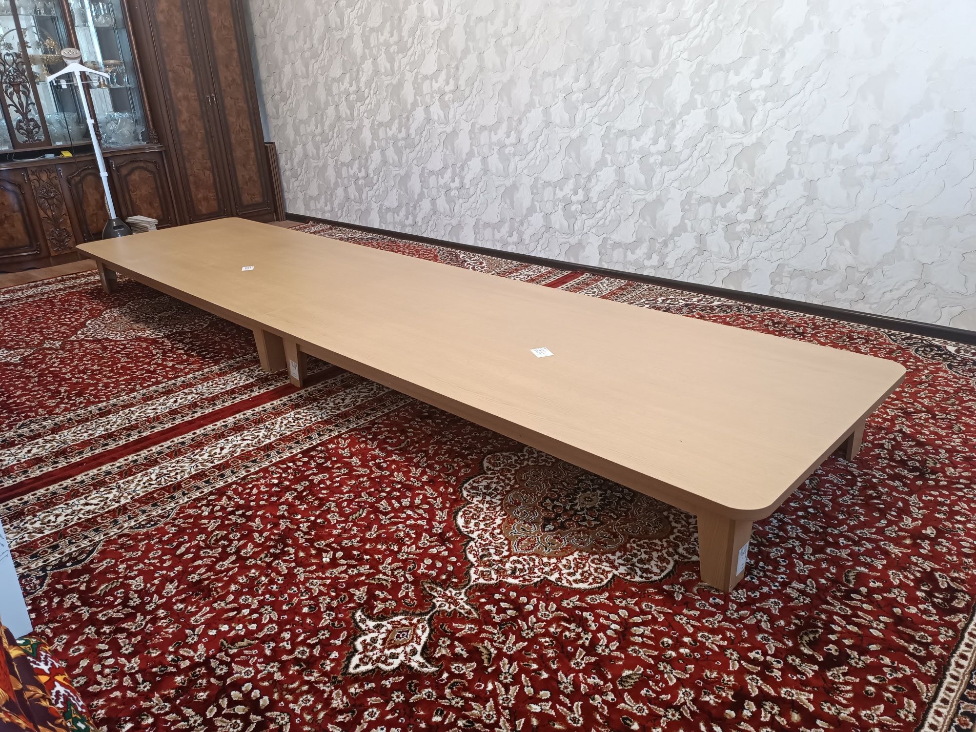 Жер стол сатылады