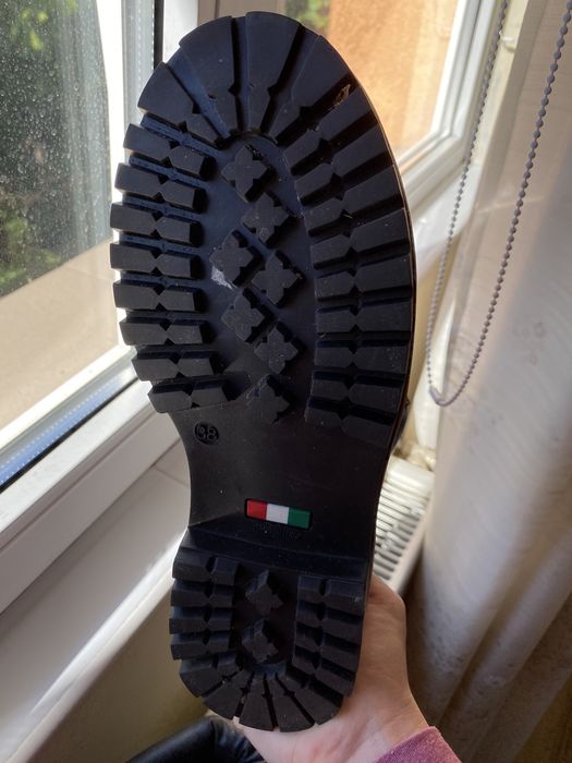 Ghete maro din piele