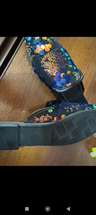 Продам новые шлепки