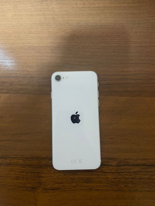 Обменяю  айфон se2020