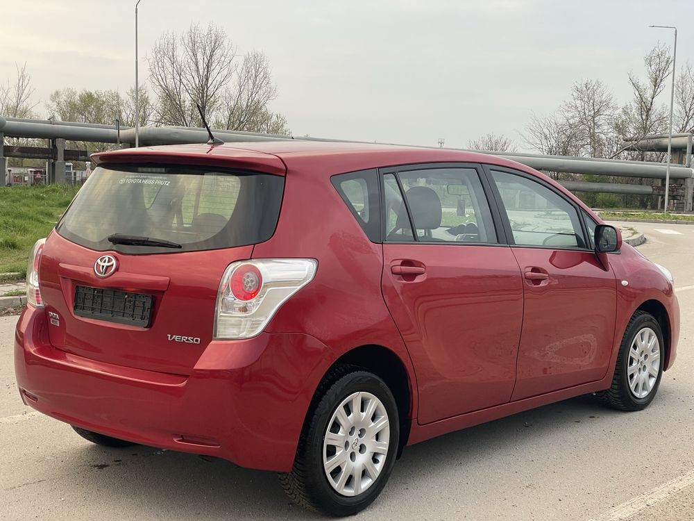 Toyota Verso 2009 2.0D4D 126к.с. 3 КЛЮЧА, КАТО НОВА