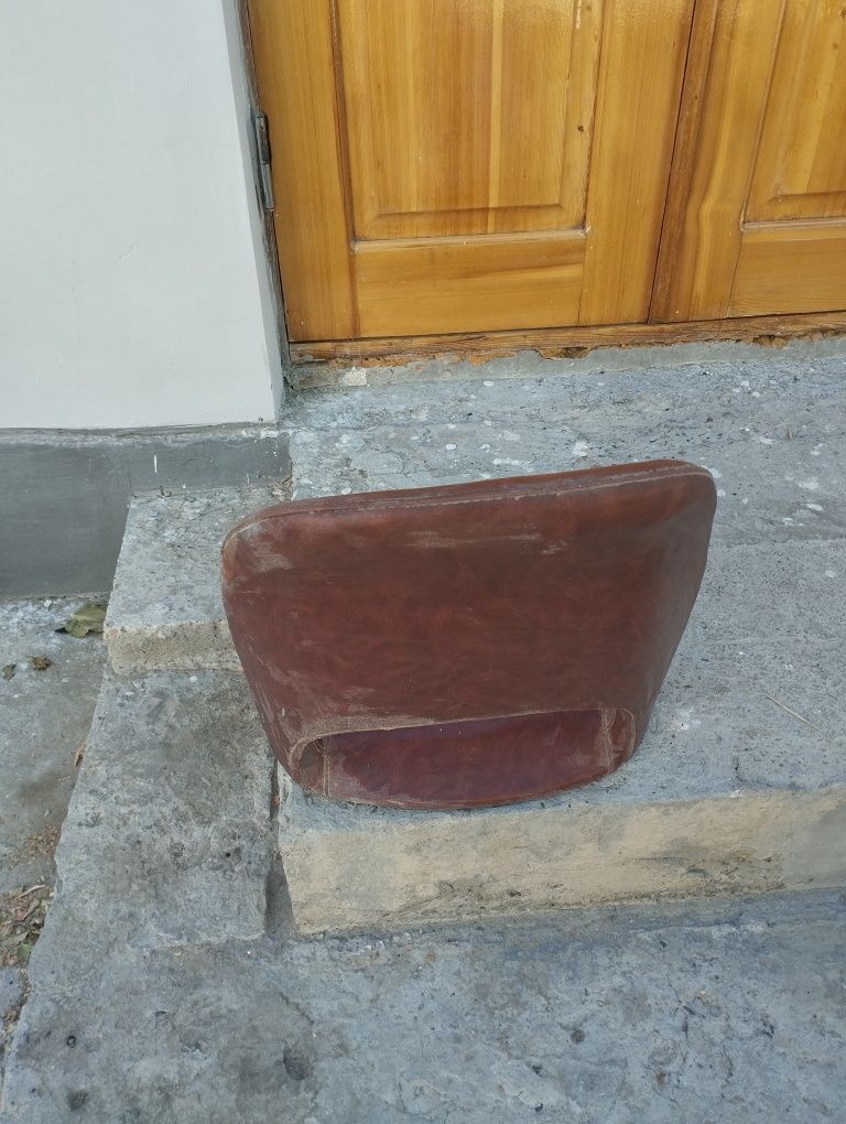 Продаю кресло  каркас железный