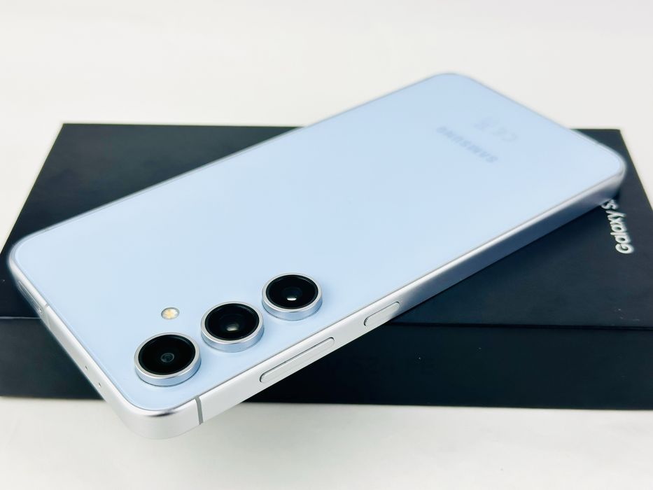 Samsung Galaxy S24 FE 5G 128GB 8RAM Blue Отличен! Гаранция!