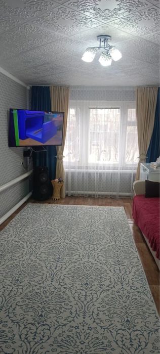 Продам трехкомнатную квартиру в п.Жамбыл газ,вода,септик,пишите,звонит