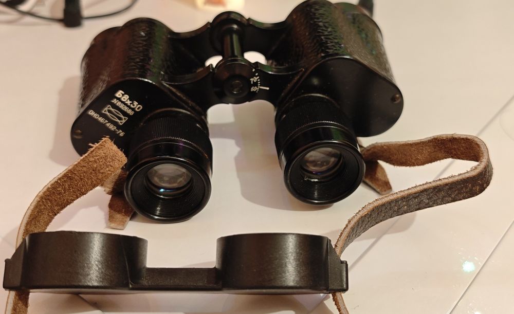 Бинокъл Б 8Х30, от българската армия през 50-те години. .