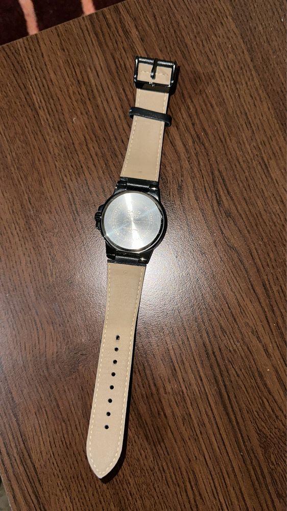 Мъжки часовник “Casio” с кожена верижка