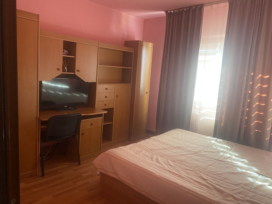 Chirie / vanzare, Apartament 2 camere str Revolutiei(OMV)