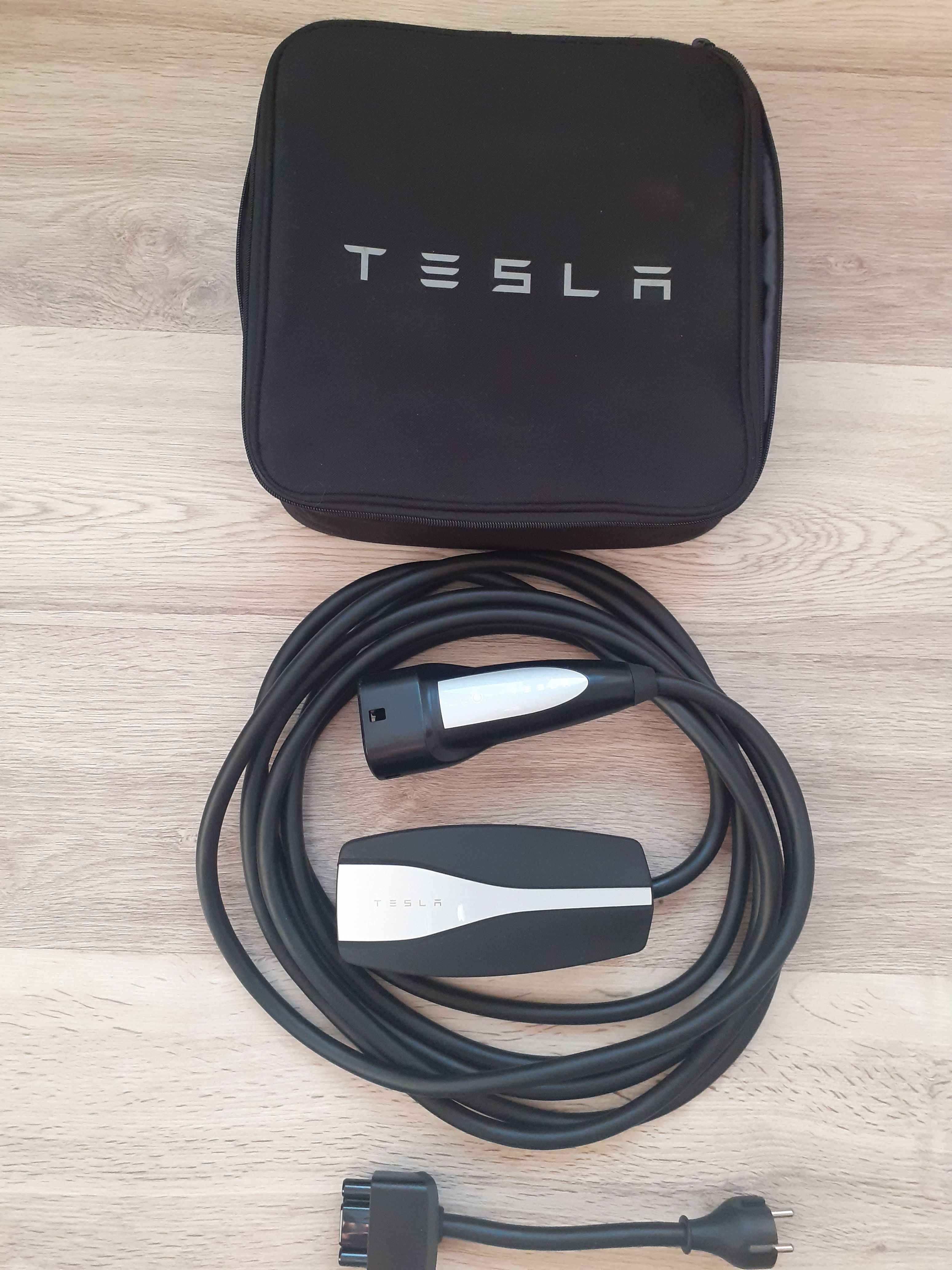 Statie incarcare,incarcator portabil masini electrice pt.gama TESLA