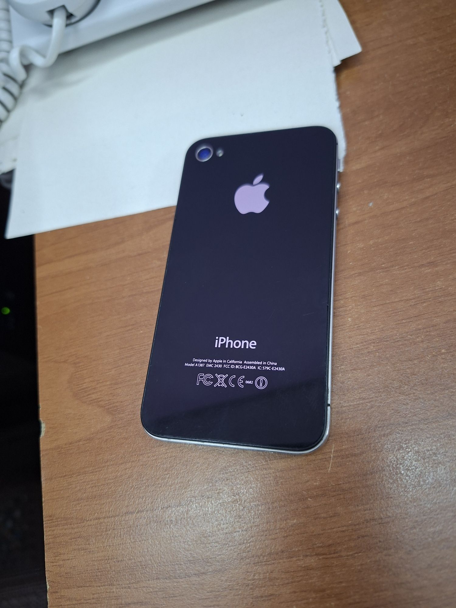 Iphone 4s 32 gb sotiladi