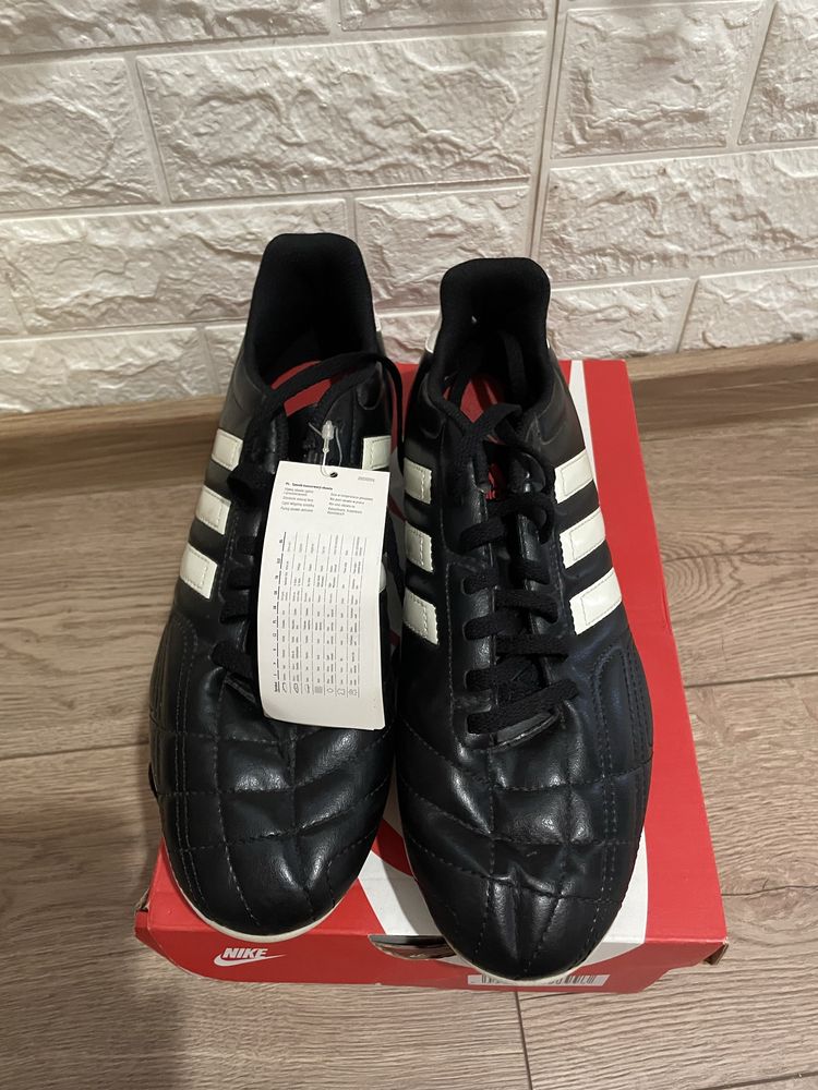 Бутонки adidas номер 44