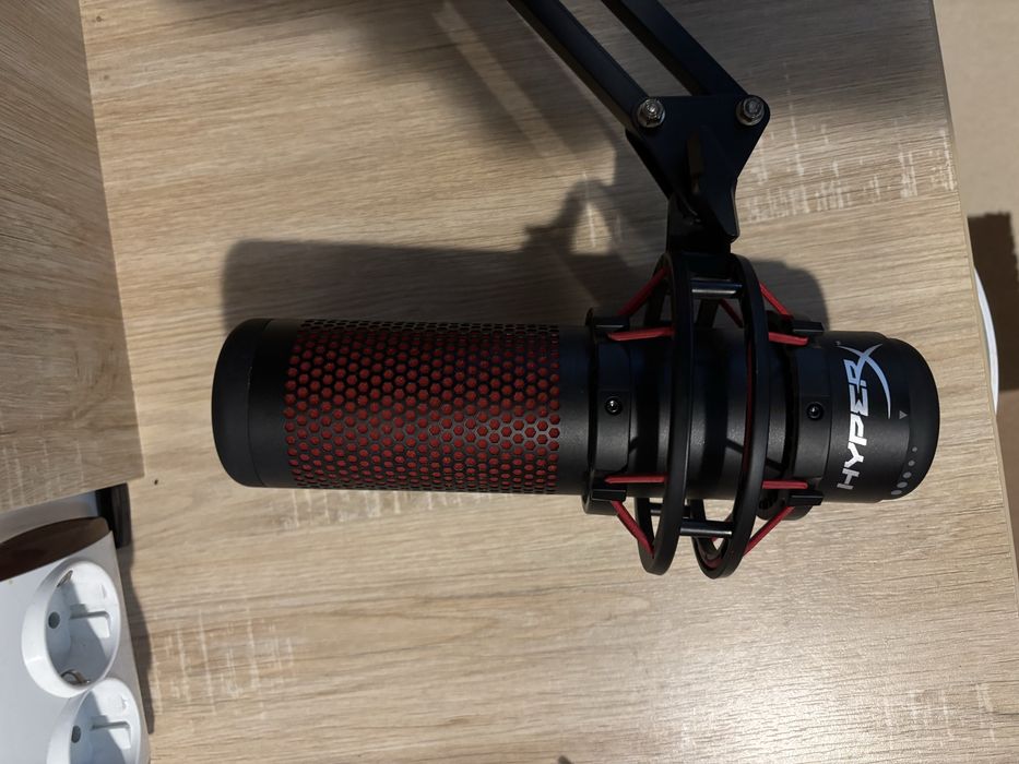 Microfon HyperX QuadCast + braț reglabil profesional