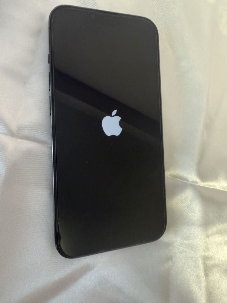 iPhone 13 pro заключен