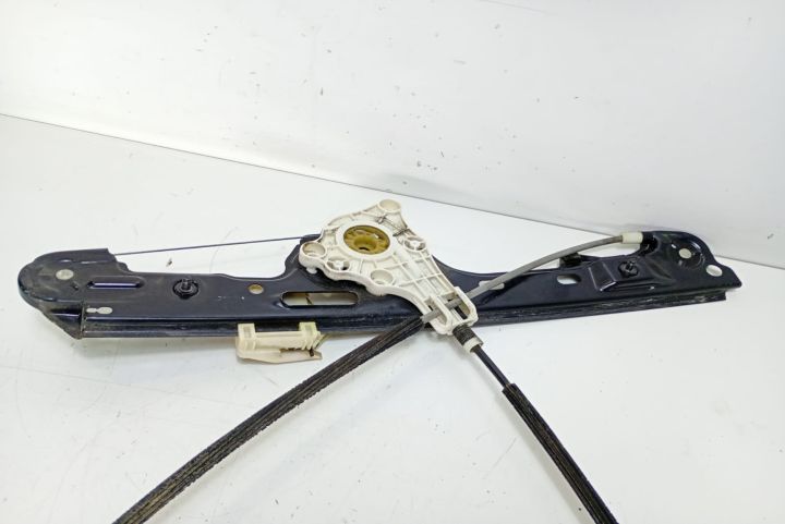 Macara dreapta fata   7067796S BMW Seria 1 E81/E82/E87/E88 (facelift)