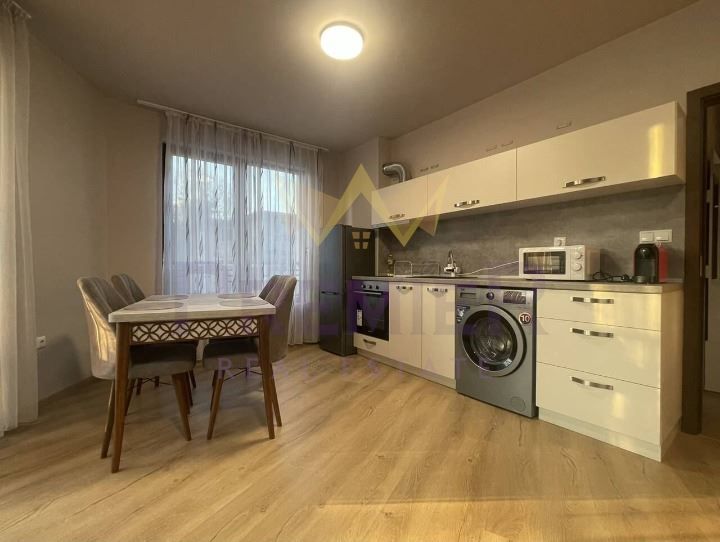 3-стаен в Варна-Широк център площ 70 цена 850
