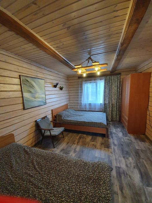 Двуспальная кровать и шкаф в Новой Бухтарме