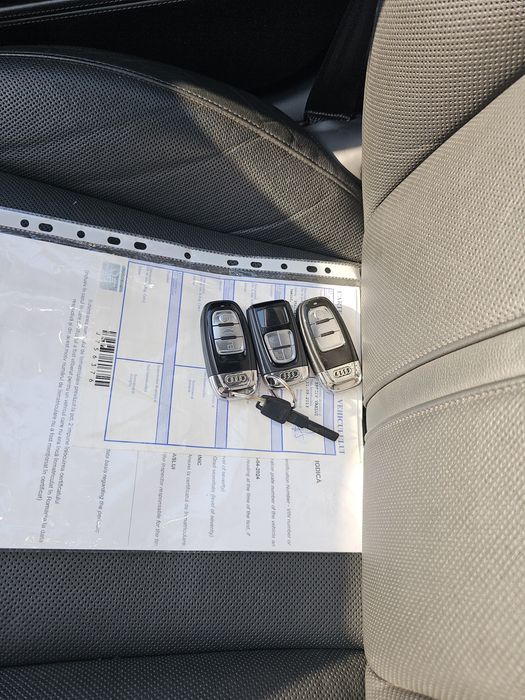 Vând Audi A 8L Prezident.2015 motor 3000. Full !!! Accept variante +-