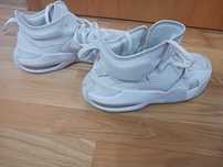 Vand incaltaminte Jordan marime 41